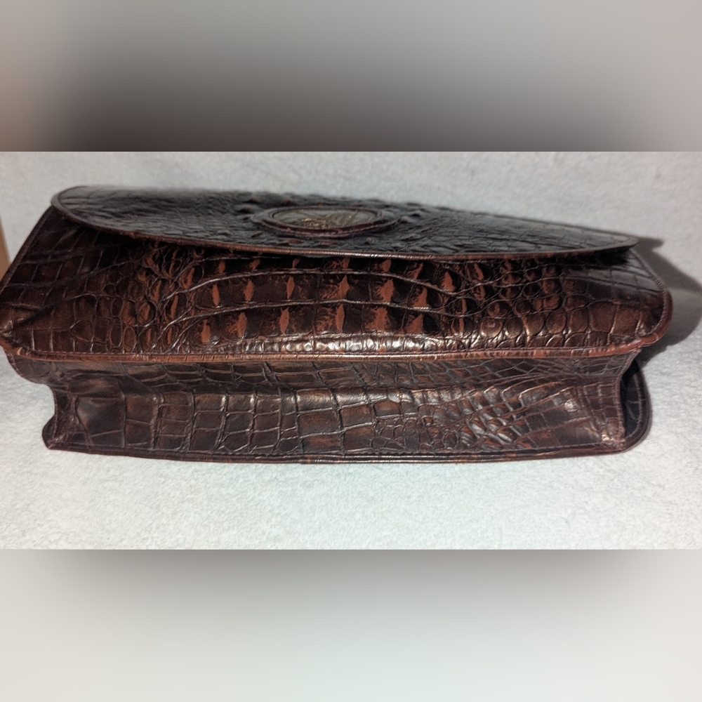 Mika Vintage Brown and Gold Shoulder Bag with Crocodile Texture - Picture 5 of 11